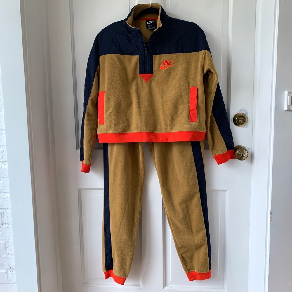 NWOT Nike Fleece Tracksuit - Medium